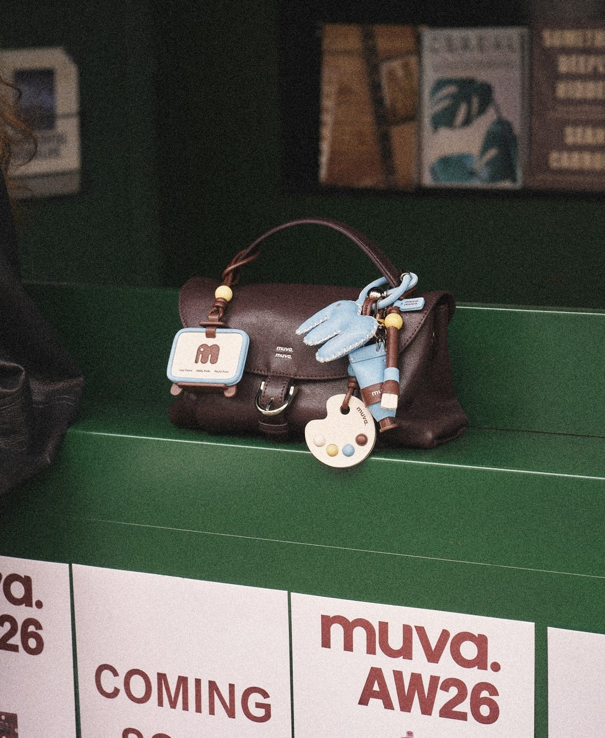 Paradise Mailman Bag · Coffee