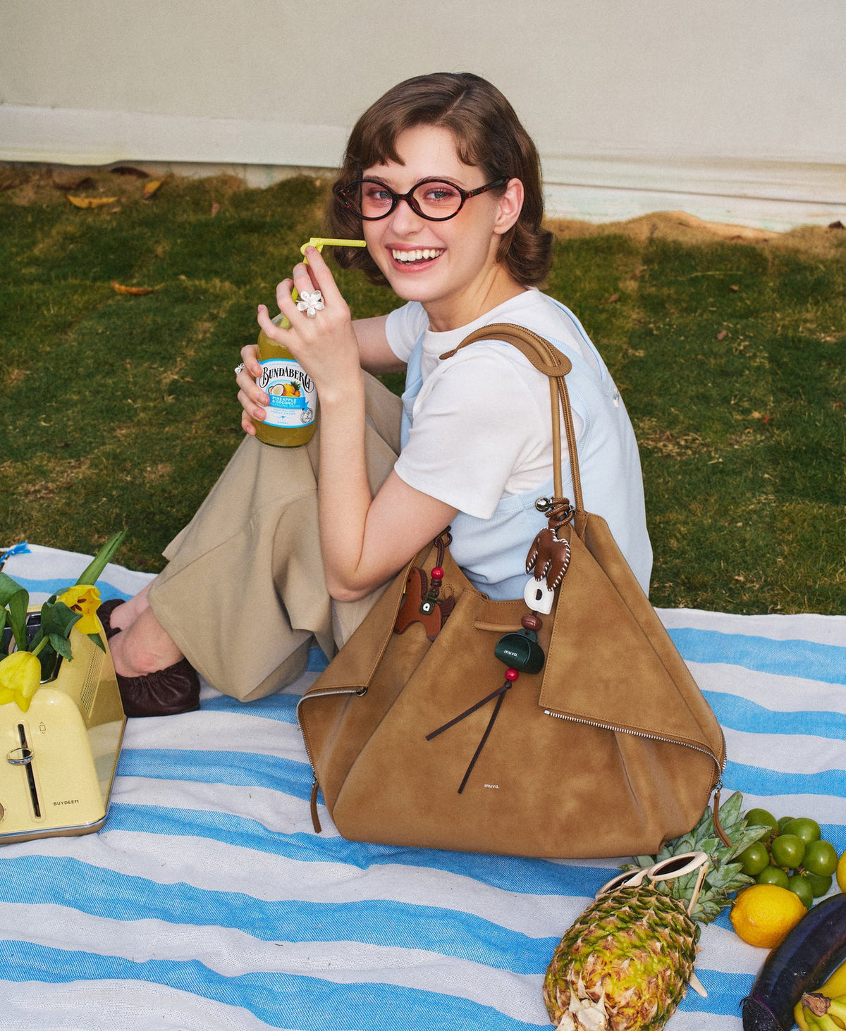 Stroll Soft Tote · Sugar