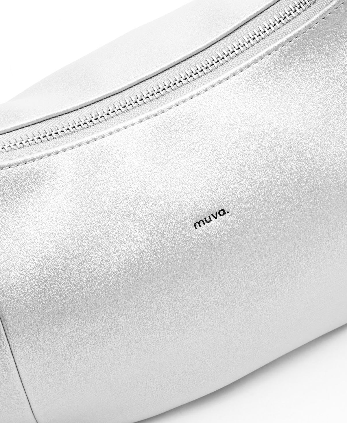 Model carrying the Jingle Croissant Bag in Moon Rock Silver