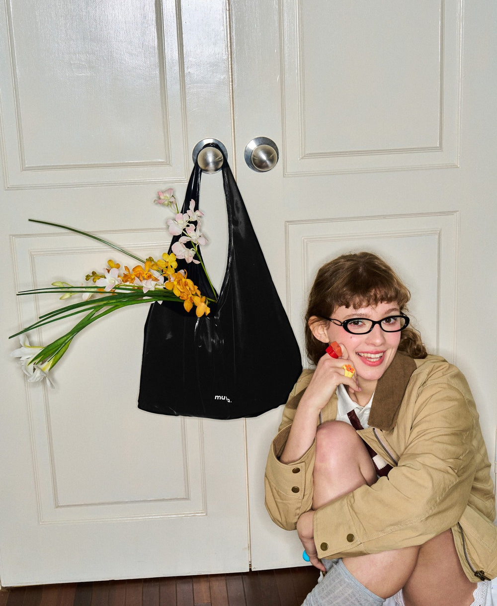 Roly-Poly Pleat Tote · Sky Black | Tote Bag | Muva
